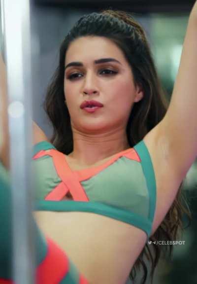Kriti Sanon Working Out Hot Video