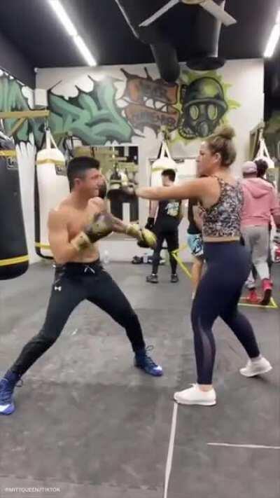 This trainer’s incredibly fast hand speed