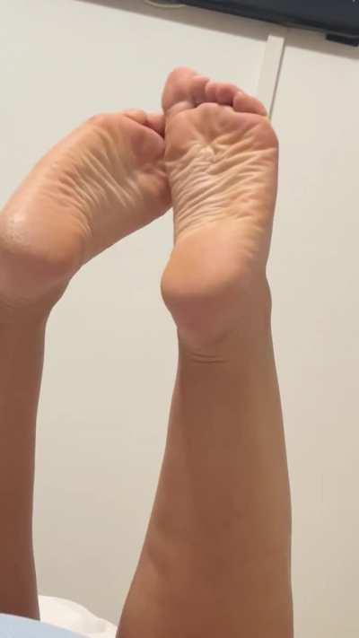 Right before my pedicure 💕