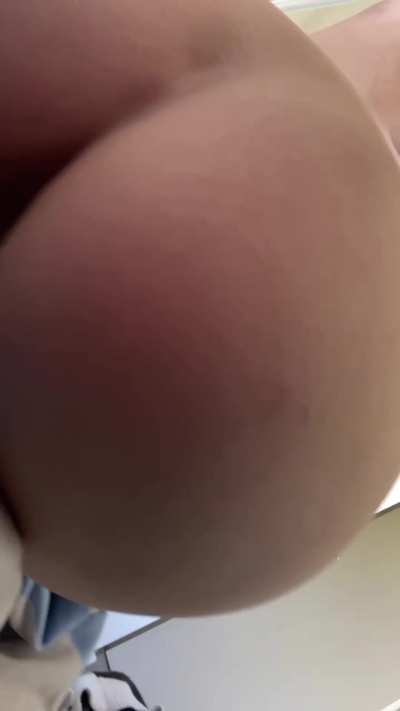 Mirror mirror on the wall, who’s the sluttiest of them all? 🪞 