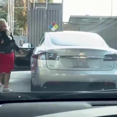 Nothing to see here, just trying to gas up my Tesla