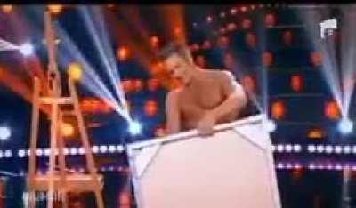 Pintar -de- con la verga