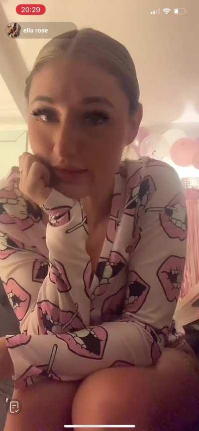 goddess_ellarose - Sexy soles live rn