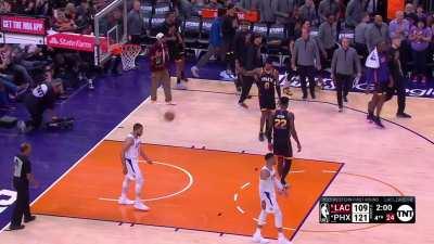[Highlight] Chris Paul dances on Zubac and puts the Suns up 12 with 2 minutes left