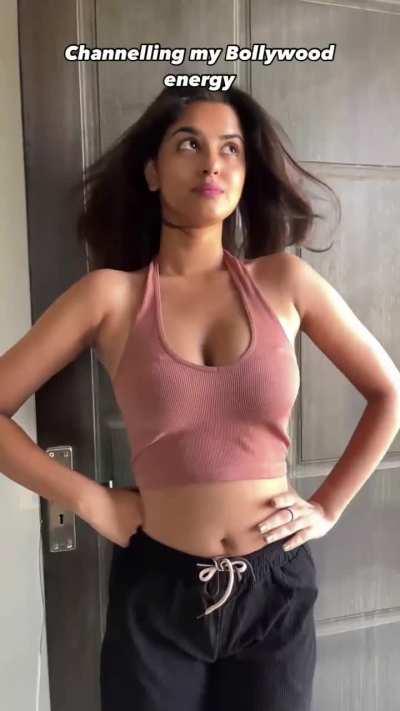 Bouncy boobies of Riya