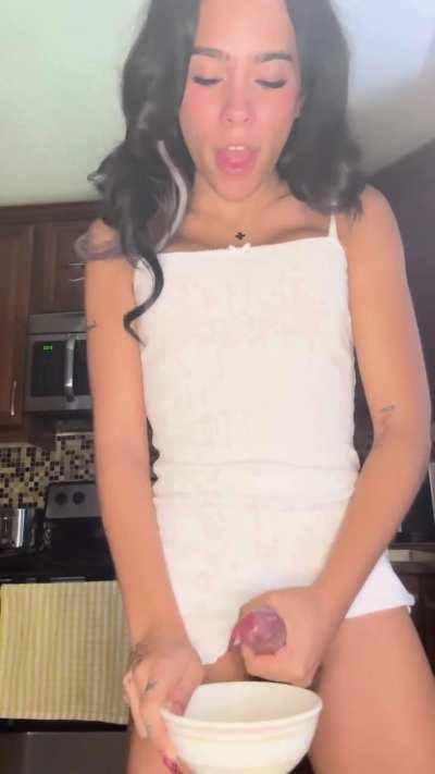 Lets normalise switching milk with cum for your morning cereal🙈