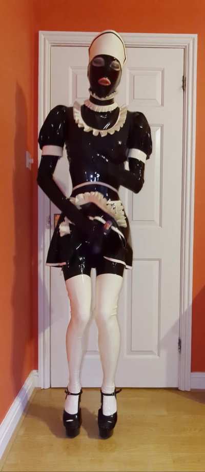 I'm a bad rubber maid for playing with myself while working 😉