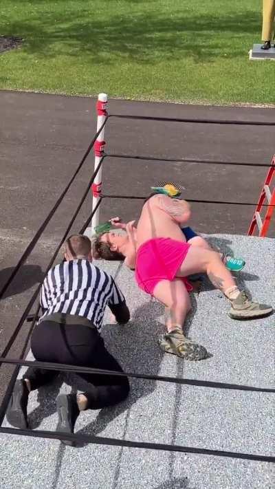 Arranging a gender reveal for your sister