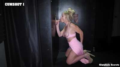Sadie Summers' First Gloryhole (2024-05-03)