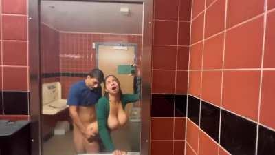 Hailey Rose Bathroom Fuck