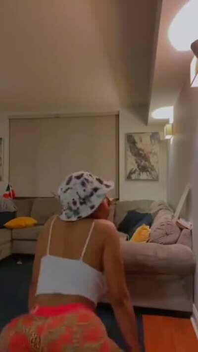 !4MB4DDER, B4DD!EG! & FR!ENDS