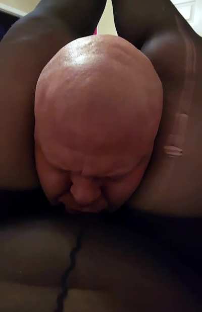 God I love hearing him gasp for breath when he goes out.