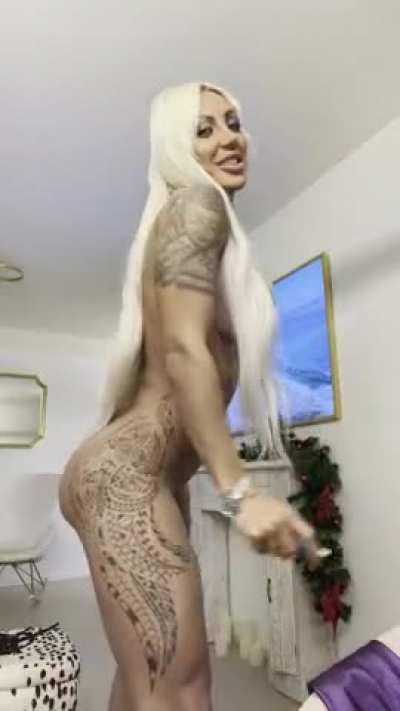 Cold weather means no bra