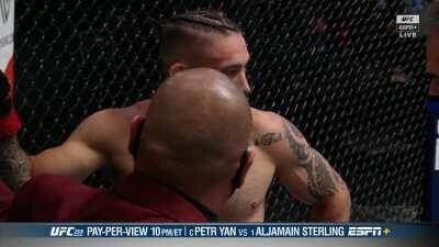 [SPOILER] Prelim fighter throws his mouthpiece