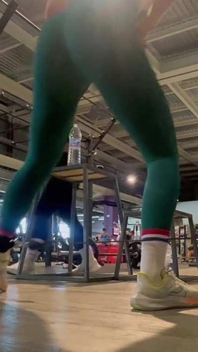 [F]ull day training my perfect booty