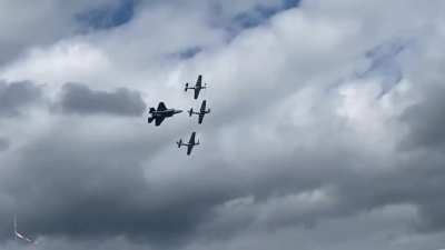 F-35 Lightning II flying with P-51s at AirPower airshow in Austria (7.9.2024)
