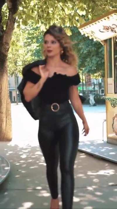 Too bad we can't see his ass. he must be sexy without this outfit