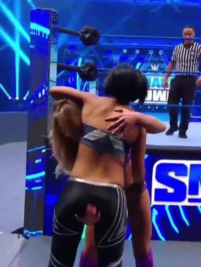Charlotte digging in Bayley's ass 🍑