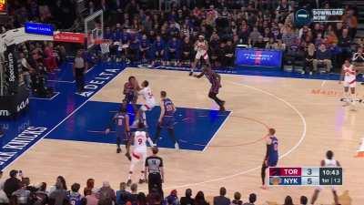 [Highlight] Quickley draws 2, swings to RJ Barrett who hits the roller in stride, only for OG Anunoby to rotate and protect the rim (h/t @stevejones20)