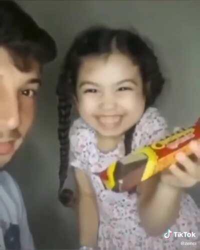 Girl goes Stutututu [ sound on ]