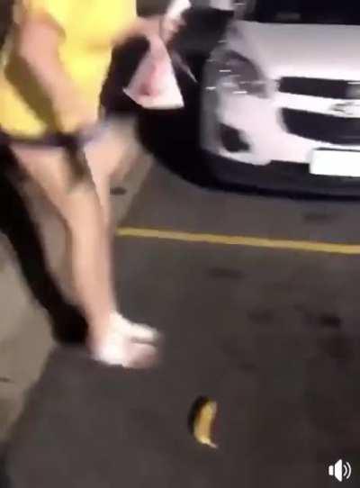 Damn the Banana .. that's why I hate Banana