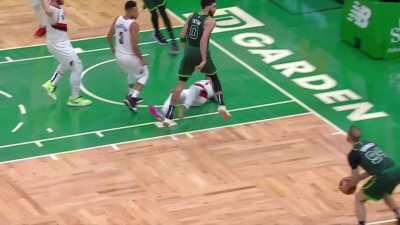 [Highlight] Tatum and Dame come together but nothing is called