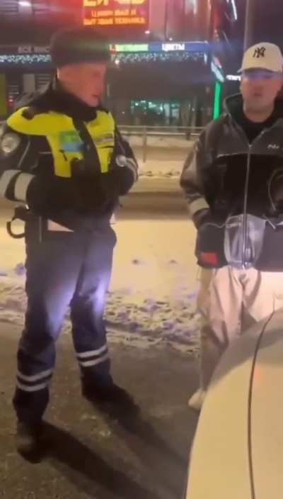 In St. Petersburg, the traffic police decided to congratulate a drunk driver on losing his driver's license. 