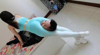 She has got some nice legs. Very tight Reverse.