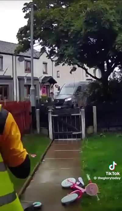 Heroic 6 years old saves his mom