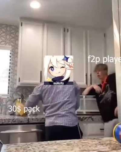 Mihoyo to f2p players at anniversary (Sorry for bad edit it's my first time)