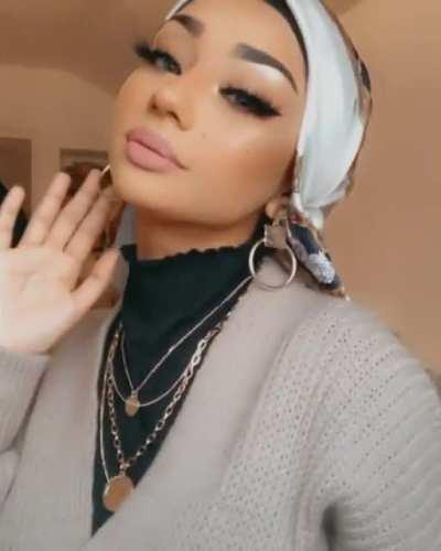 When a girls confidence is this level, it means they getting that good 🍆