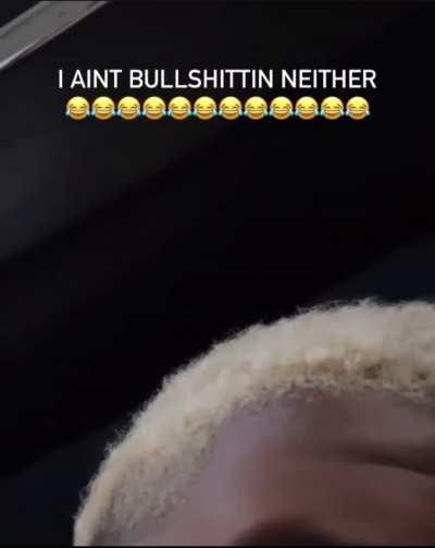 Drakes security off a bean itching to body slam someone 💀