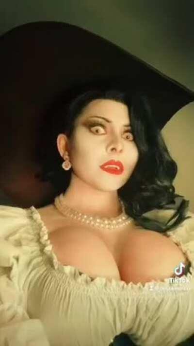 Everyone's reaction when getting caught by Lady Dimitrescu (Natylikespizza)