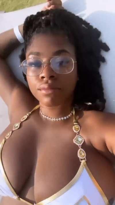 Pretty.Yunique while on vacation