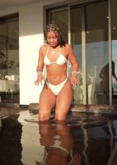 Single Lexie showing off that big 🍑🔥😍