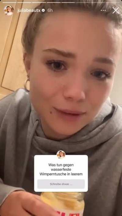 Julia ist seit gestern wieder in Bayrischzell beim Frühling Dreh und isst Babybrei?! … Instagram Storys vom 03.10.22