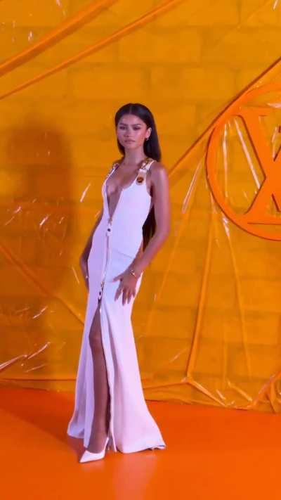 Zendaya Paris fashion week 🗼