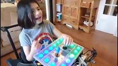 A Father built a custom controller for his daughter to play Zelda