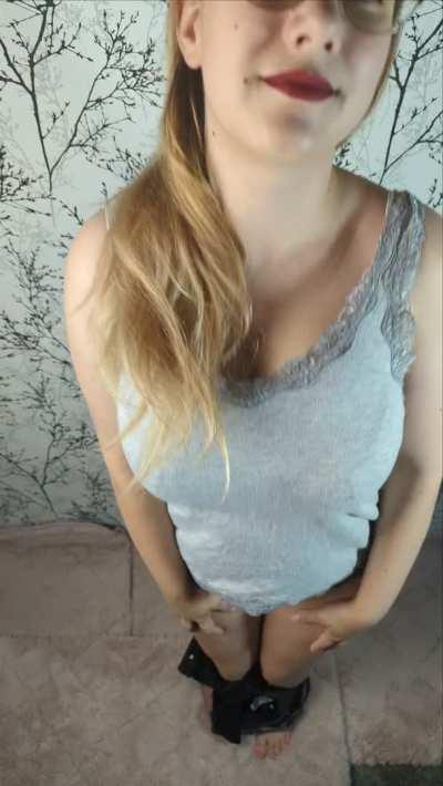 Trying to surprise you both with my ass and my puppies :3