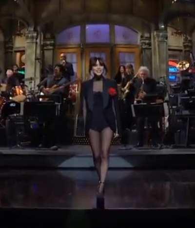 Jenna Ortega and her sexy legs