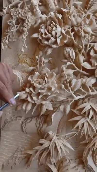 Wood carving by Ahmad Alhaj Ibrahim, The precision & attention to detail here is simply astonishing.