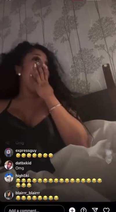 K get caught lacking by a IG flasher😂😂😂 She low key enjoyed it