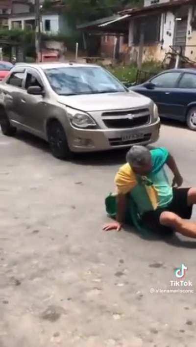 Porque esse pessoal bolsonarista sempre coloca a bunda no meio dos problemas?