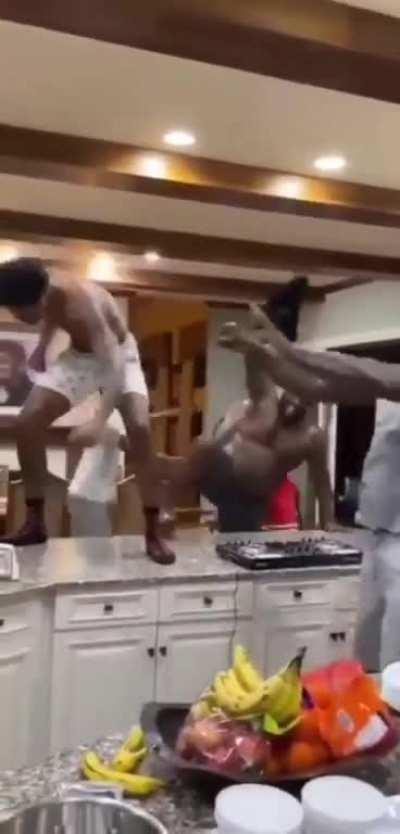 Quando toca Lucas Neto