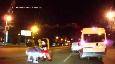 Spongebob & Mickey Mouse jump out of van to beat up guy