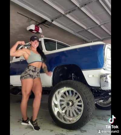 @lexa_stahl2 get yourself a chick that can help you move a couch 