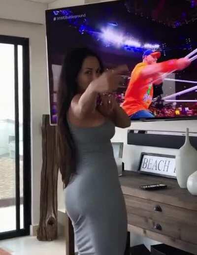 Nippy Nikki and showing off her ass