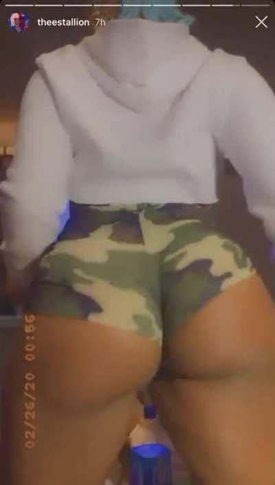 So hard for Megantheestallion and her fat chocolate ass need a bud to help me finish to it