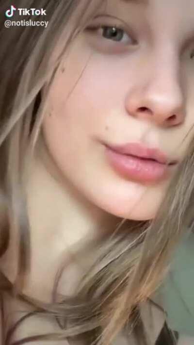 She's so pretty 😍