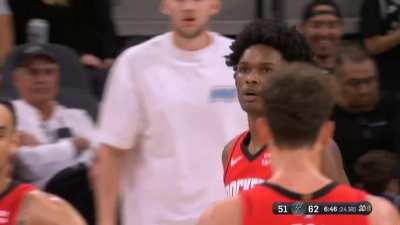 [Highlight] An Amen Thompson three pointer, a Fred VanVleet steal (his 3rd), and another Amen Thompson dunk force the Spurs to take a time out